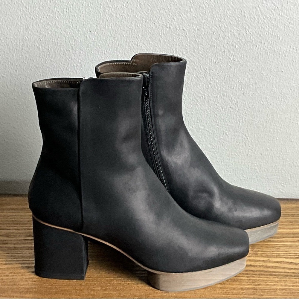 Coclico Rana Black Leather Heeled Ankle Boot, New in Box - Picture 5 of 11
